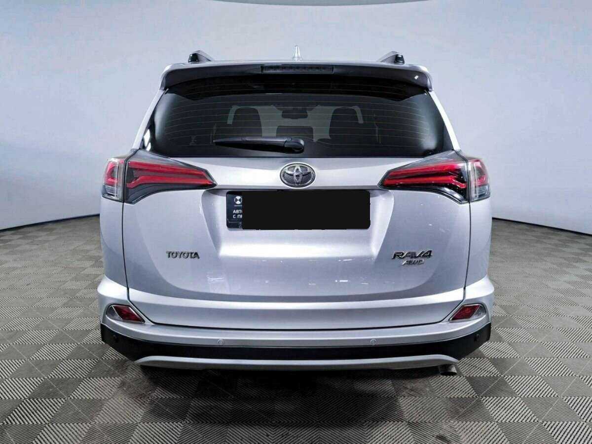 Toyota RAV4 с пробегом — 2015 год. Фото: #3