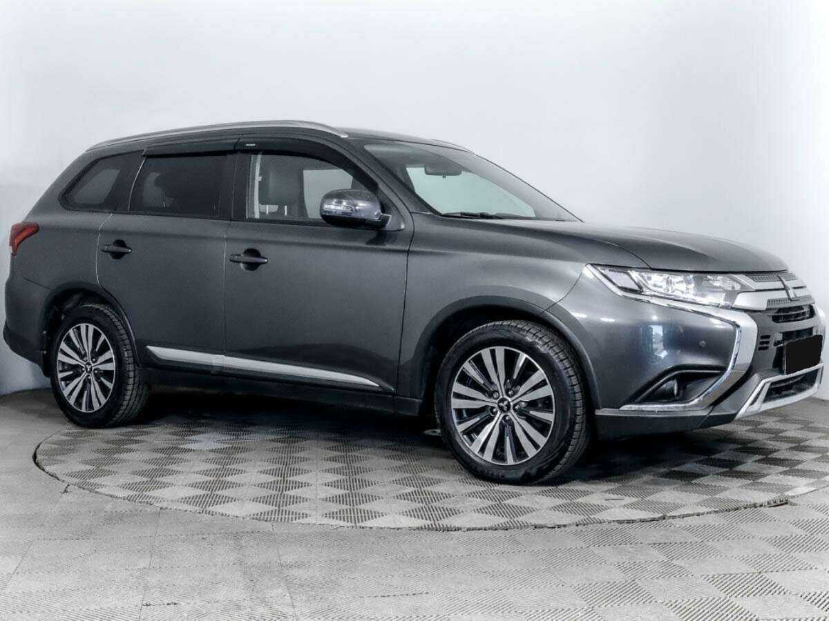 Mitsubishi Outlander с пробегом — 2019 год. Фото: #2