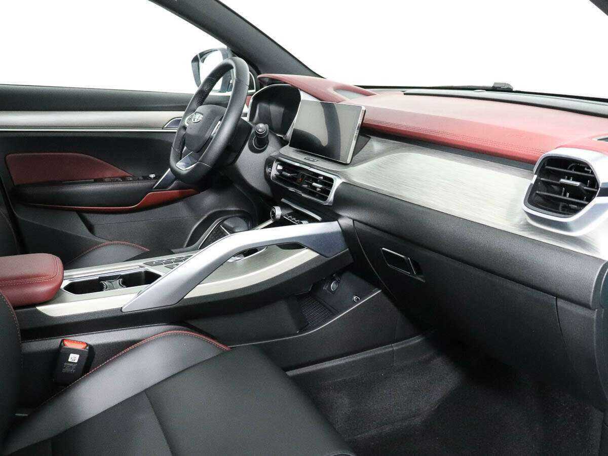 Geely Coolray с пробегом — 2023 год. Фото: #6