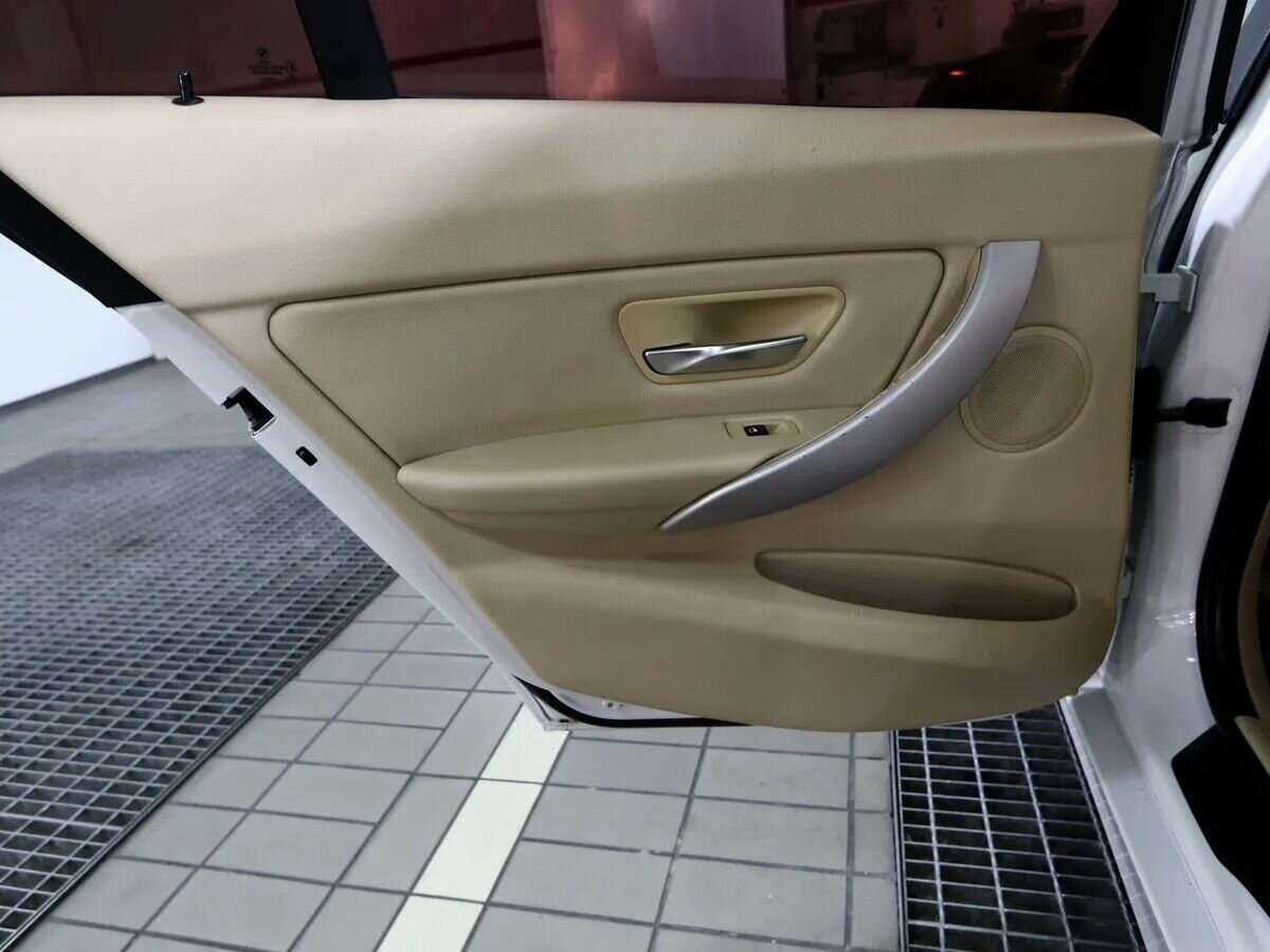 BMW 3 серии с пробегом — 2014 год. Фото: #10