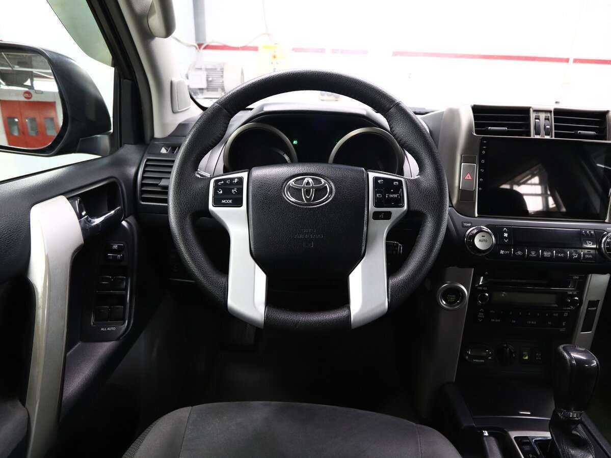 Toyota Land Cruiser Prado с пробегом — 2013 год. Фото: #10