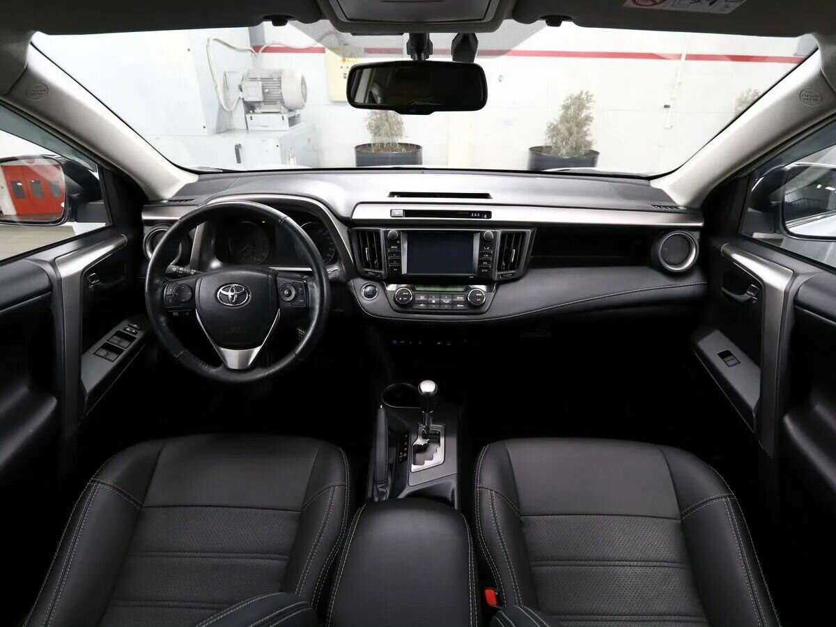 Toyota RAV4 с пробегом — 2019 год. Фото: #8