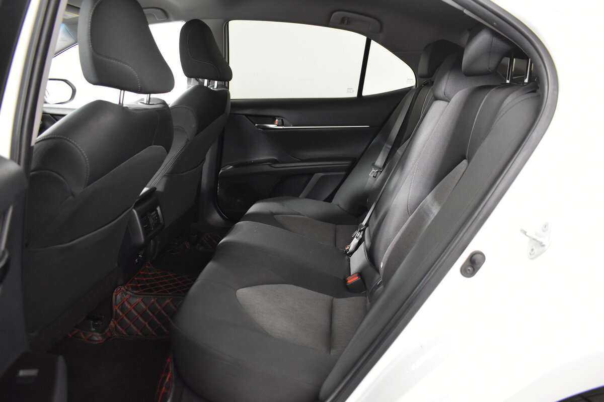 Toyota Camry с пробегом — 2021 год. Фото: #6