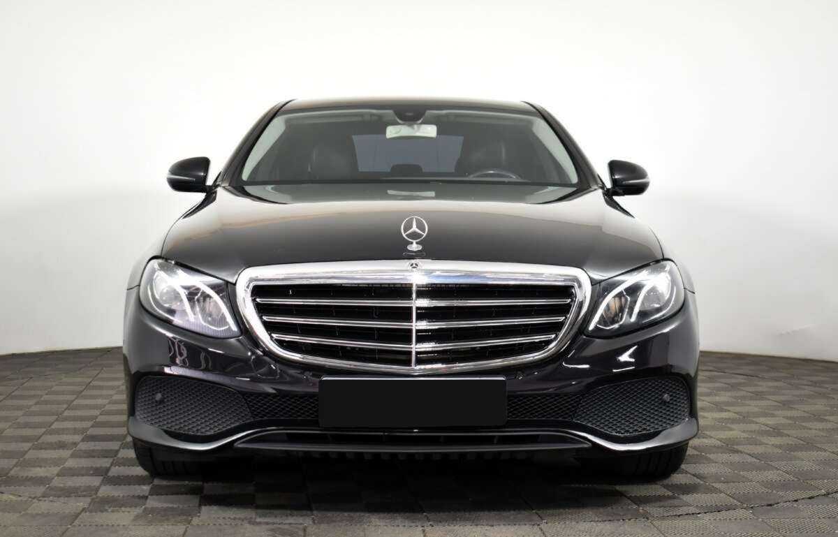 Mercedes-Benz E-Класс с пробегом — 2018 год. Фото: #1