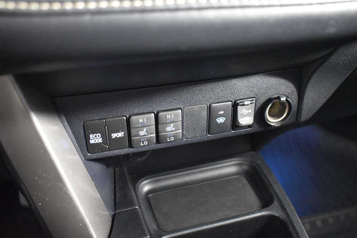 Toyota RAV4 с пробегом — 2019 год. Фото: #15