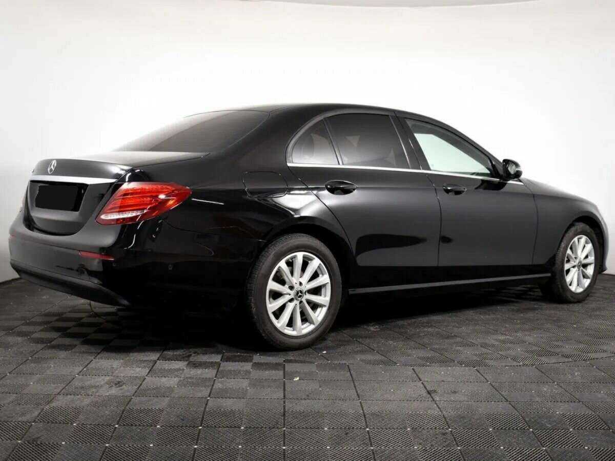 Mercedes-Benz E-Класс с пробегом — 2018 год. Фото: #3