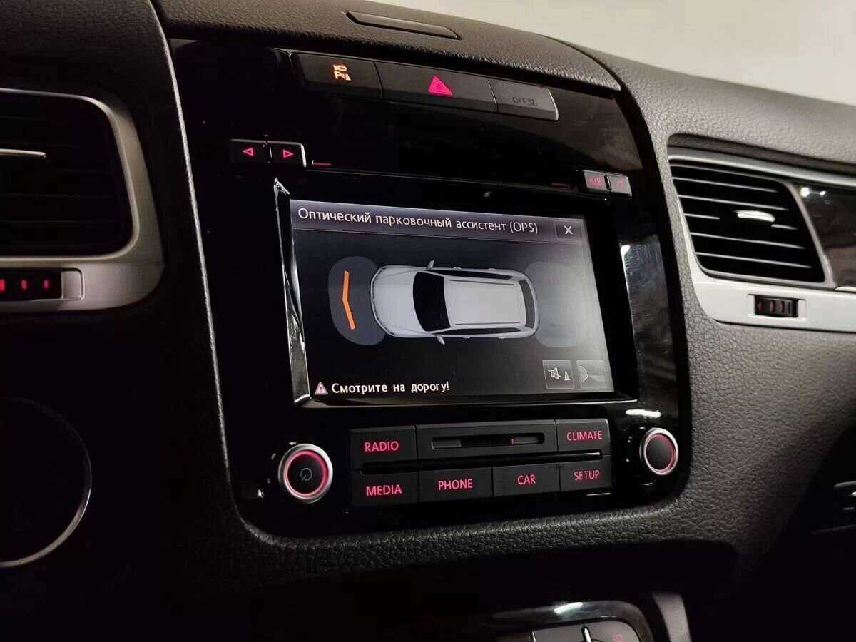 Volkswagen Touareg с пробегом — 2014 год. Фото: #8