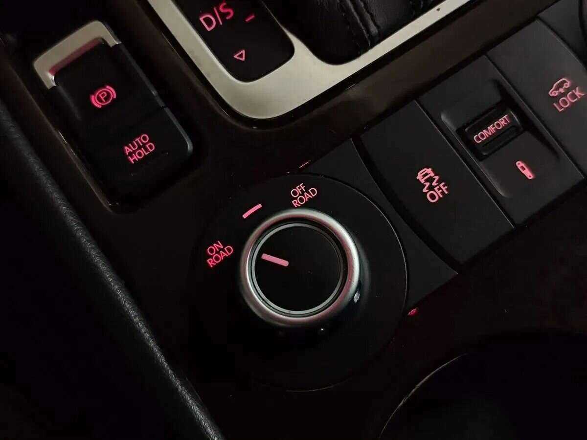 Volkswagen Touareg с пробегом — 2014 год. Фото: #12