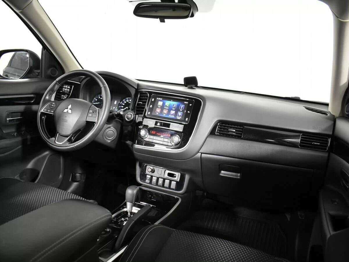 Mitsubishi Outlander с пробегом — 2019 год. Фото: #8