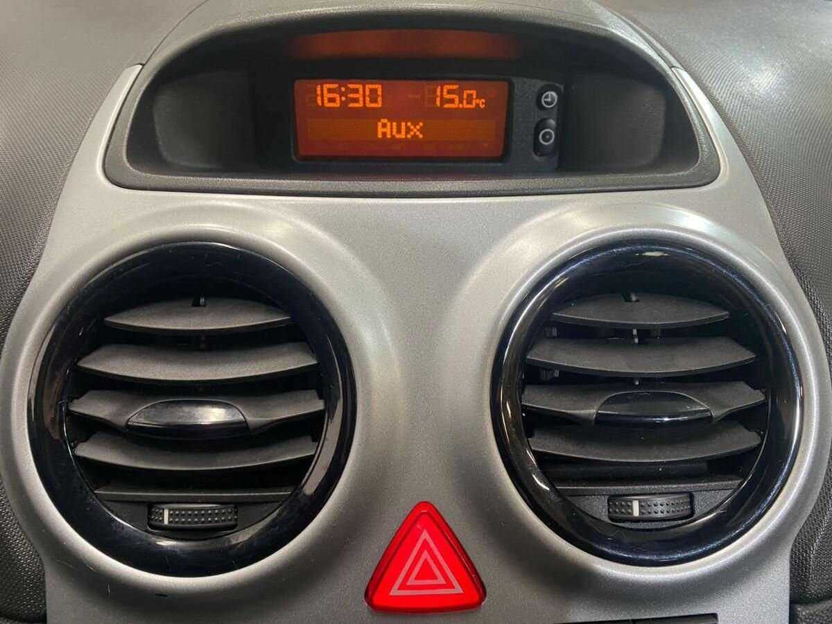 Opel Corsa с пробегом — 2012 год. Фото: #13