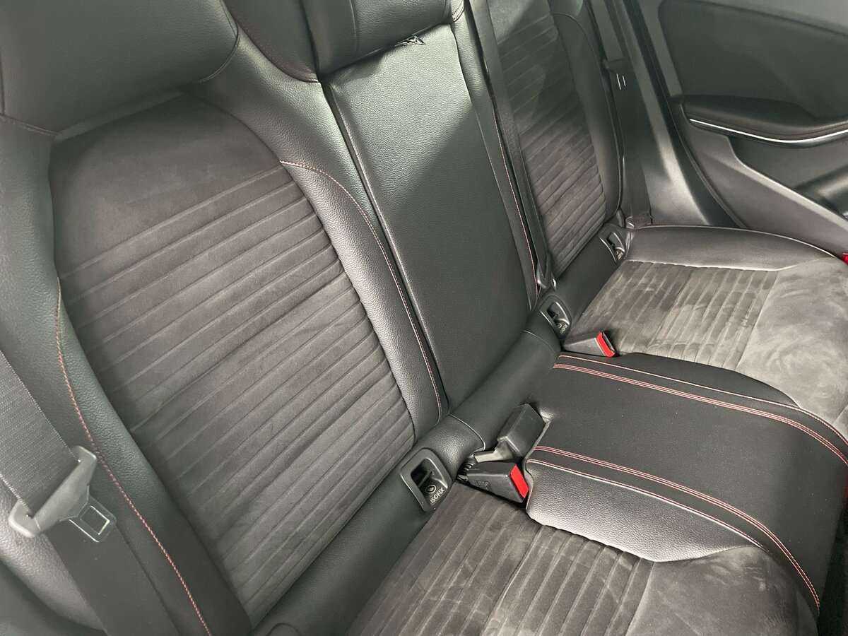 Mercedes-Benz CLA с пробегом — 2014 год. Фото: #19