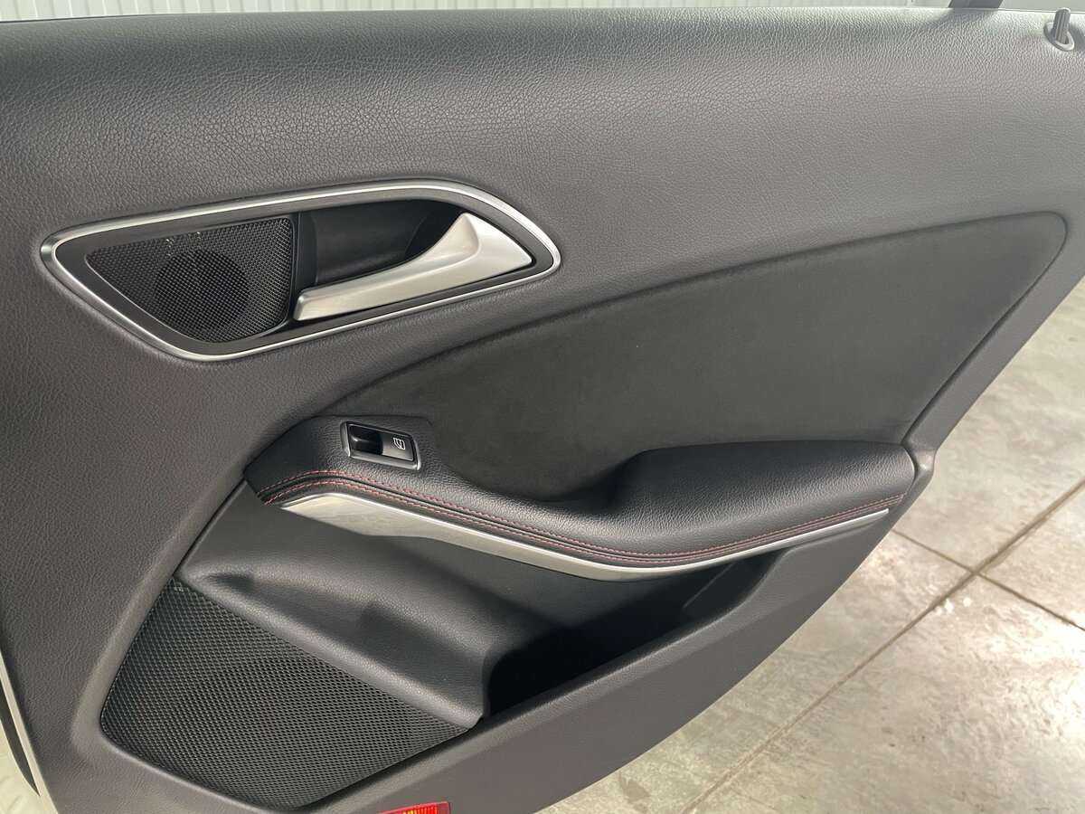 Mercedes-Benz CLA с пробегом — 2014 год. Фото: #26