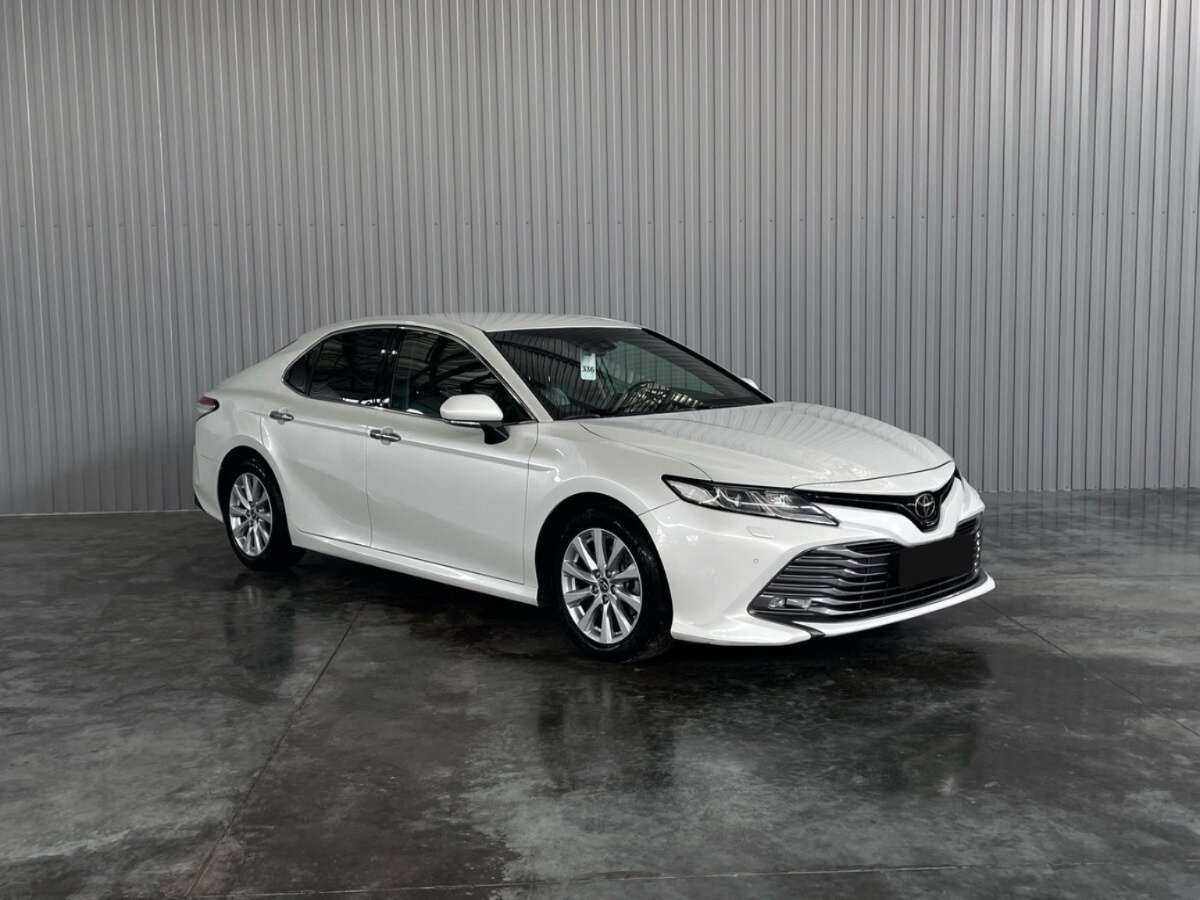 Toyota Camry с пробегом — 2018 год. Фото: #2
