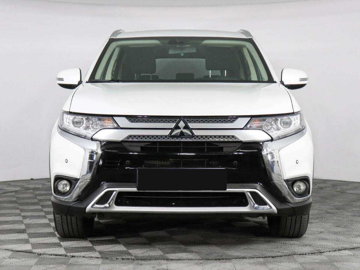 Mitsubishi Outlander с пробегом — 2019 год. Фото: #1