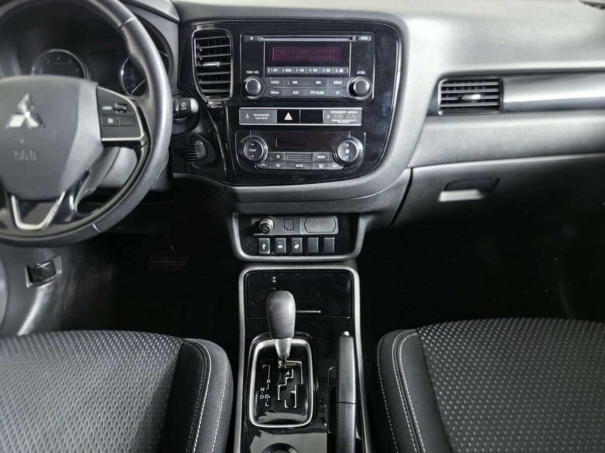 Mitsubishi Outlander с пробегом — 2018 год. Фото: #9