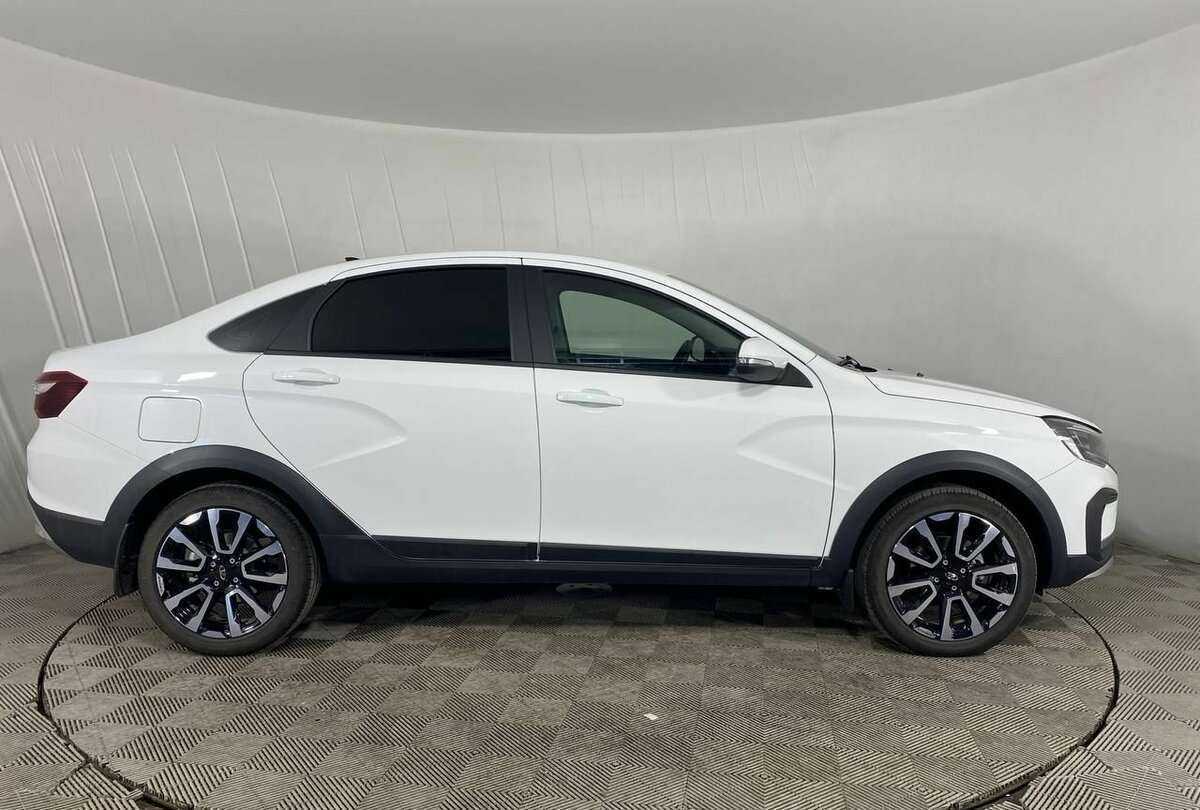 Lada (ВАЗ) Vesta с пробегом — 2023 год. Фото: #3