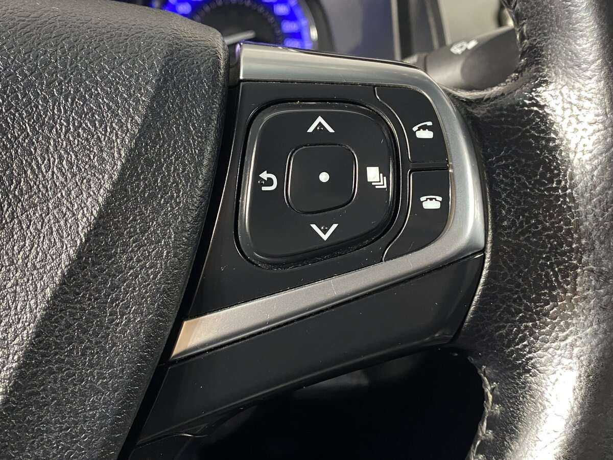 Toyota Camry с пробегом — 2017 год. Фото: #12