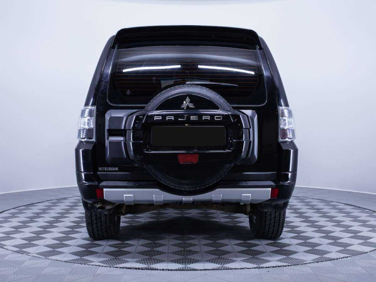 Mitsubishi Pajero с пробегом — 2012 год. Фото: #4