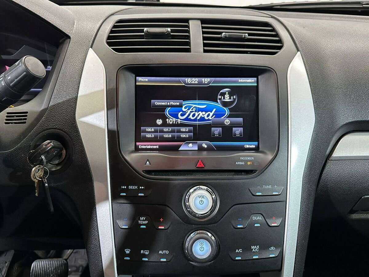 Ford Explorer с пробегом — 2013 год. Фото: #12