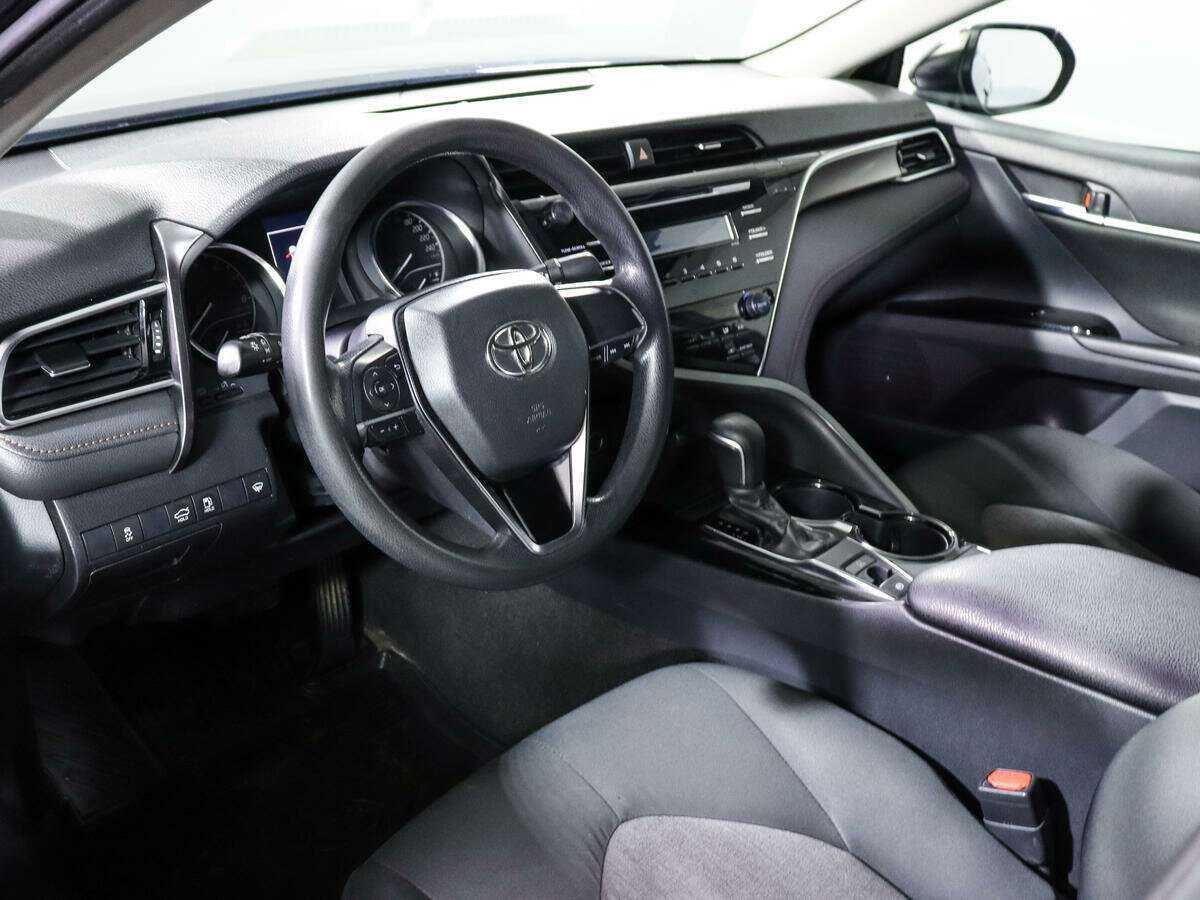 Toyota Camry с пробегом — 2021 год. Фото: #13