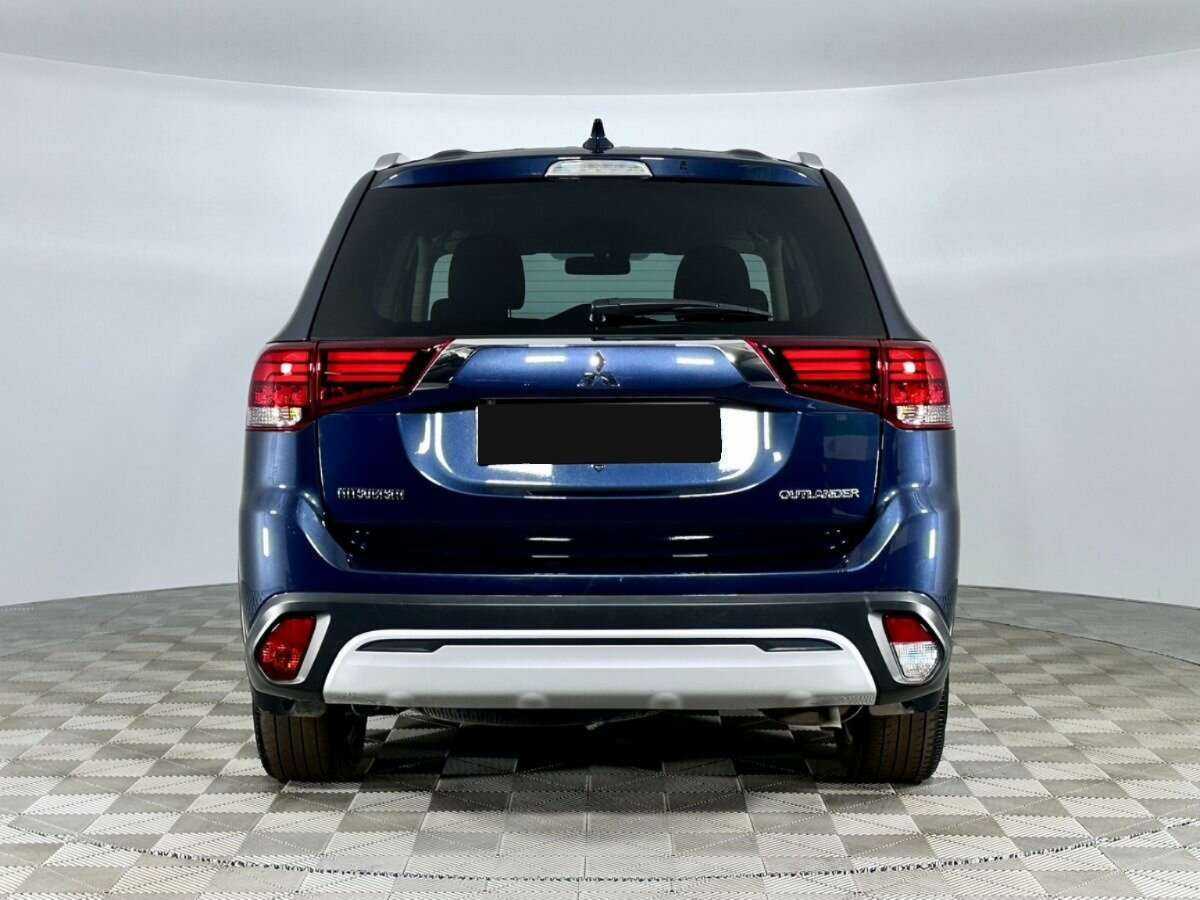 Mitsubishi Outlander с пробегом — 2019 год. Фото: #3