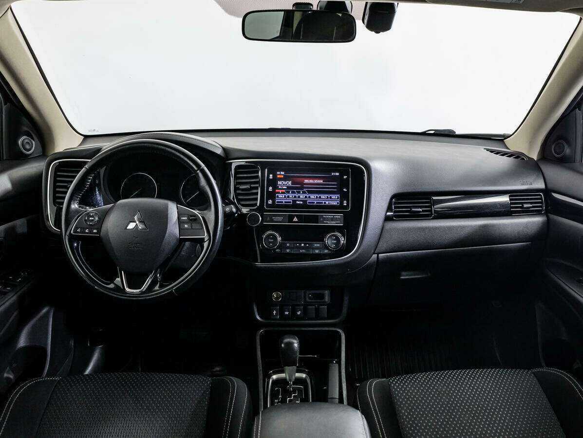 Mitsubishi Outlander с пробегом — 2019 год. Фото: #10