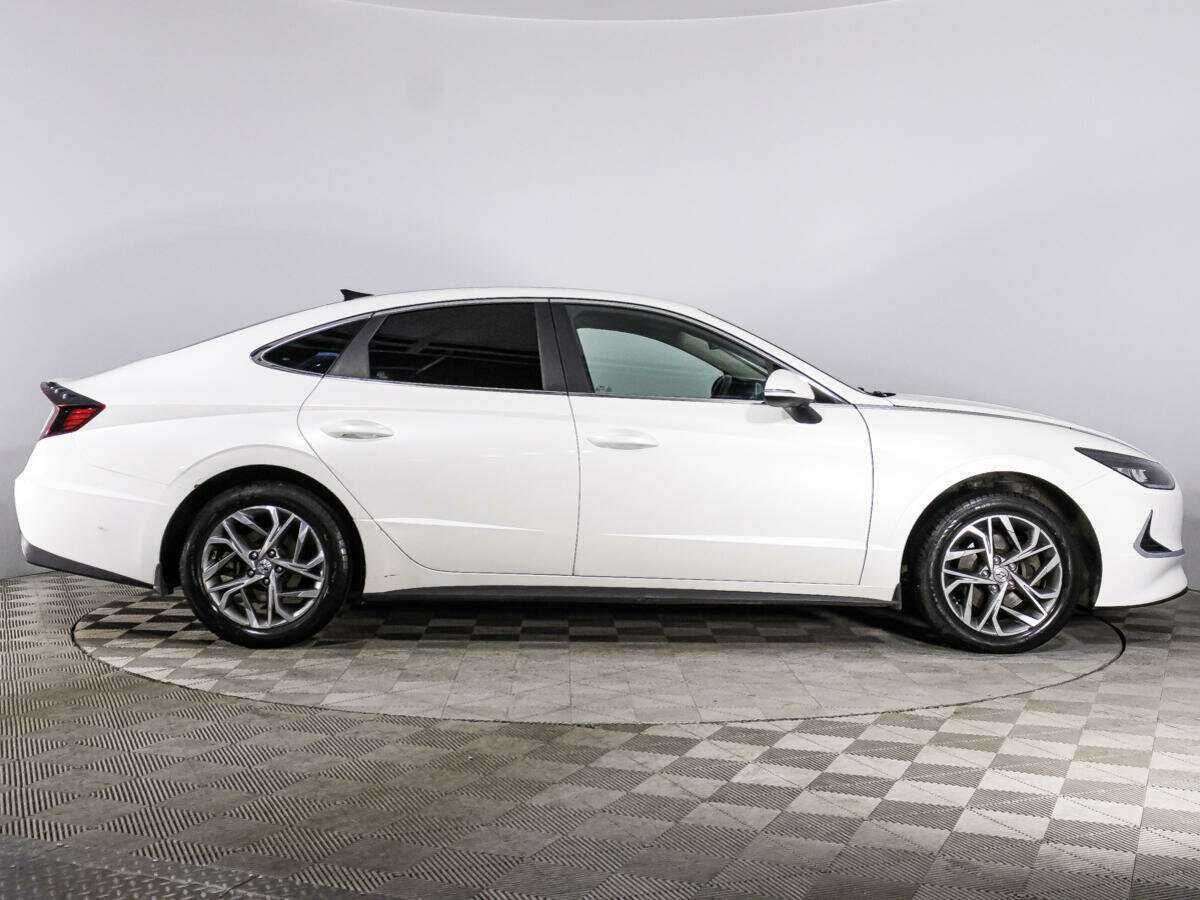 Hyundai Sonata с пробегом — 2021 год. Фото: #3