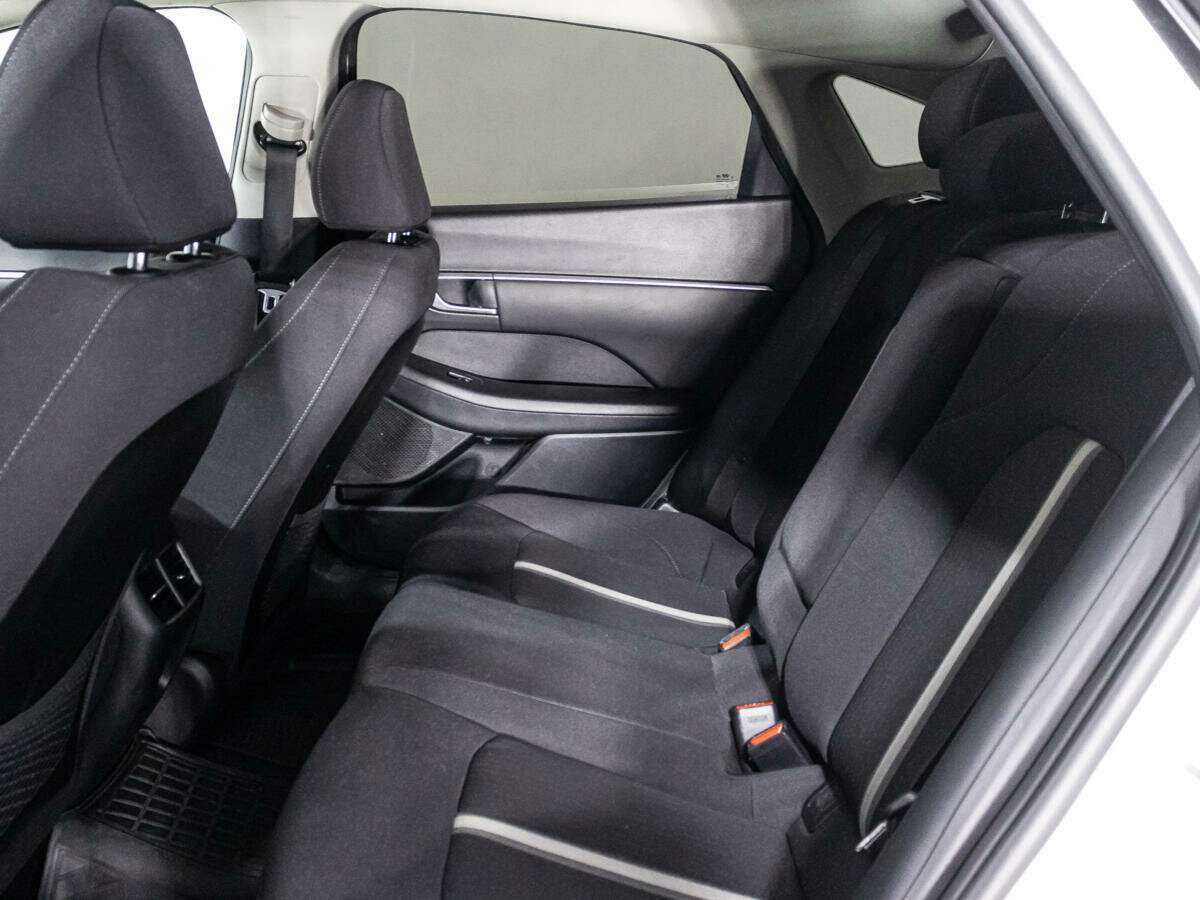 Hyundai Sonata с пробегом — 2021 год. Фото: #9