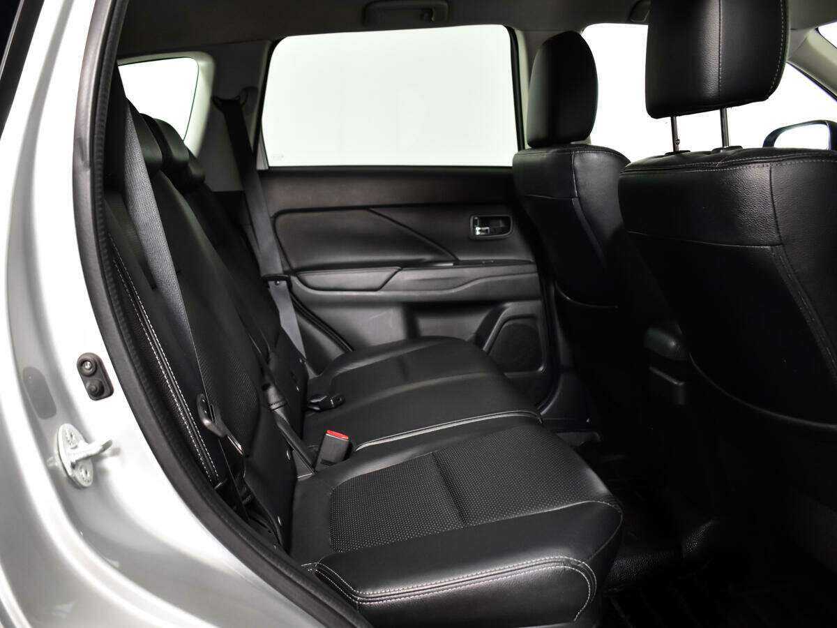 Mitsubishi Outlander с пробегом — 2016 год. Фото: #9
