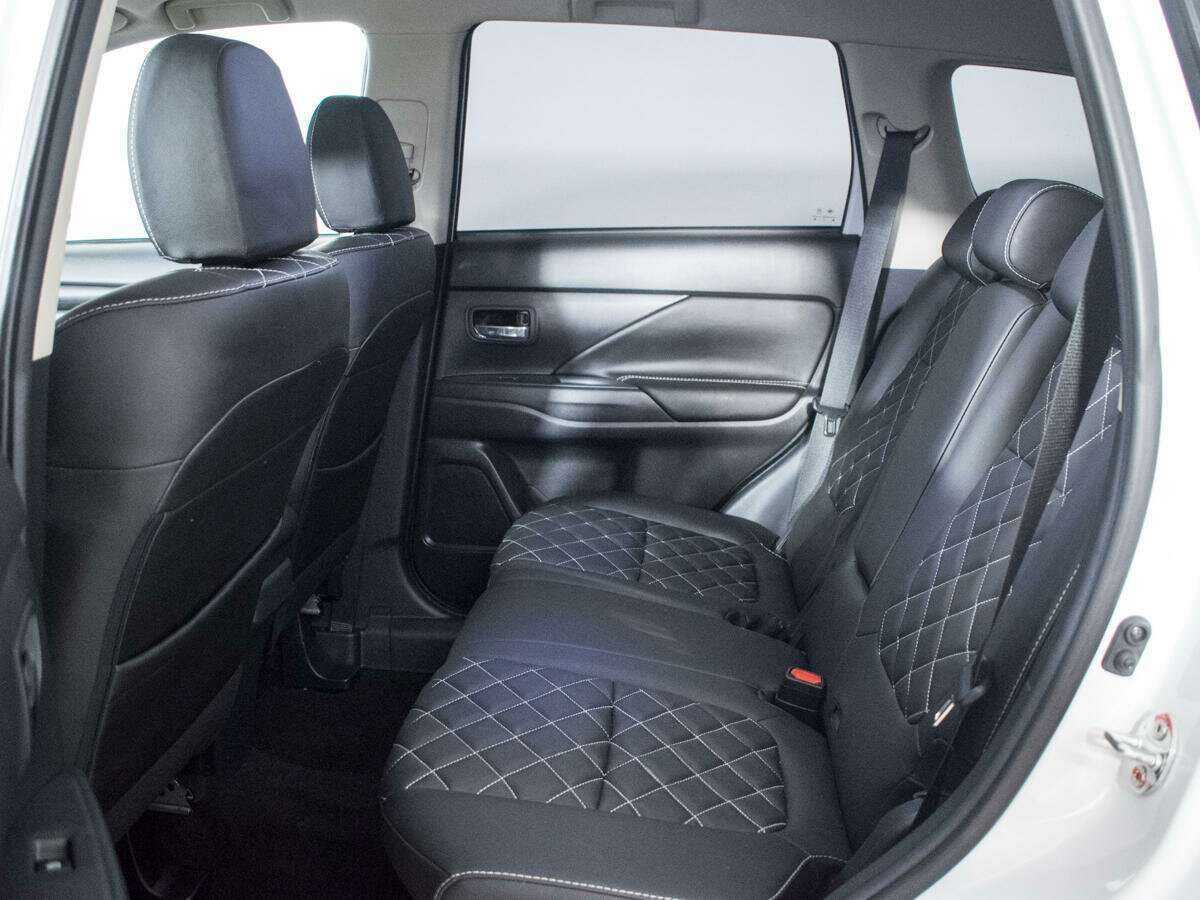 Mitsubishi Outlander с пробегом — 2022 год. Фото: #9