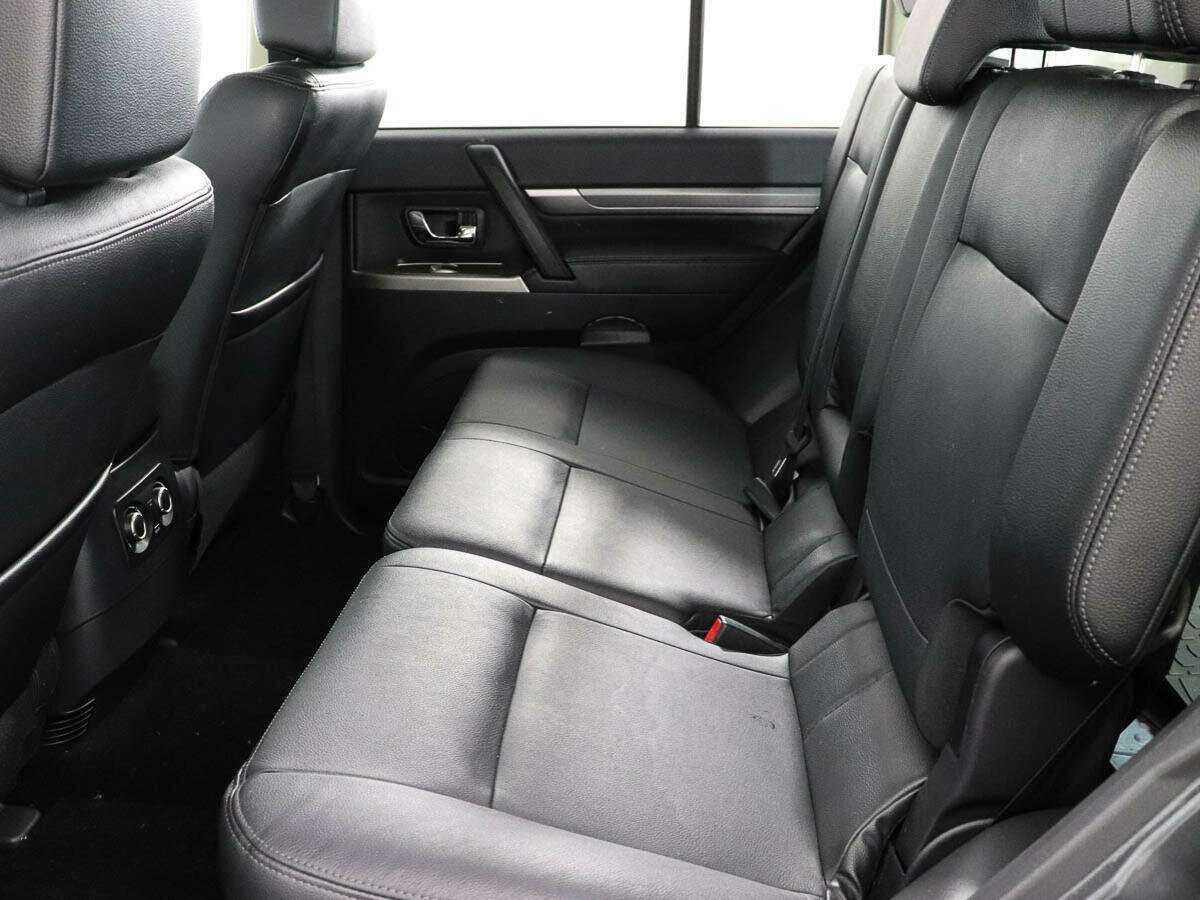 Mitsubishi Pajero с пробегом — 2018 год. Фото: #8