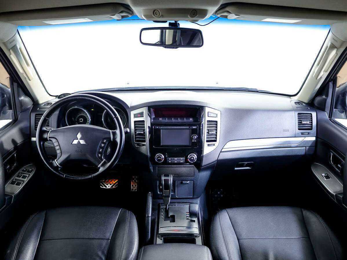 Mitsubishi Pajero с пробегом — 2014 год. Фото: #8