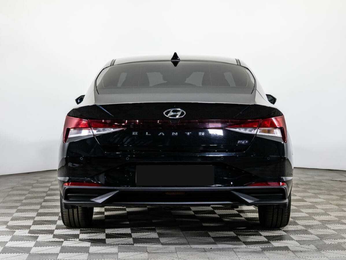 Hyundai Elantra с пробегом — 2020 год. Фото: #5