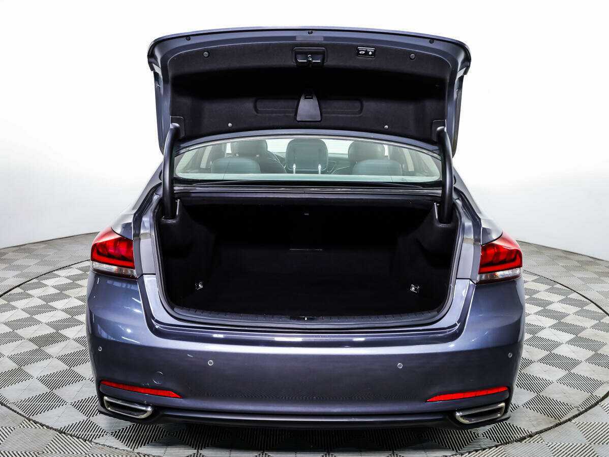 Hyundai Genesis с пробегом — 2014 год. Фото: #21