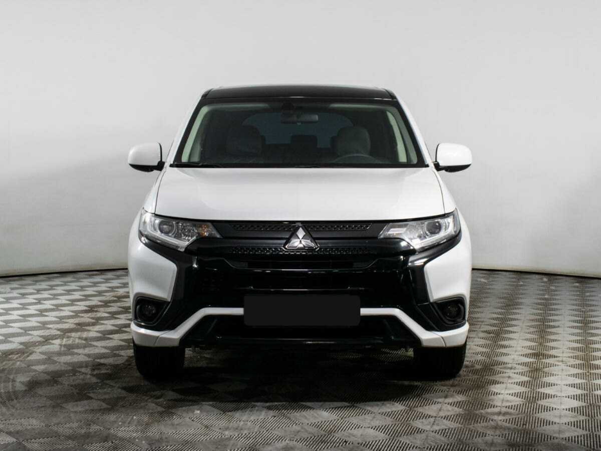 Mitsubishi Outlander с пробегом — 2022 год. Фото: #1
