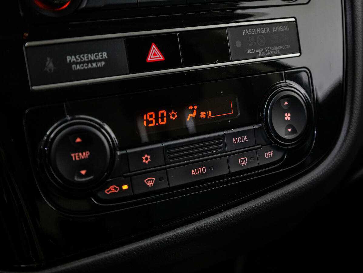 Mitsubishi Outlander с пробегом — 2019 год. Фото: #12