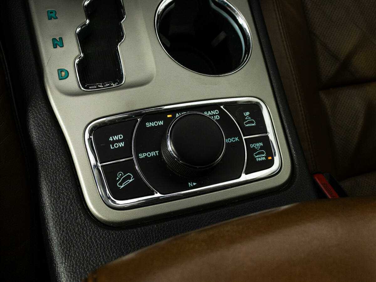 Jeep Grand Cherokee с пробегом — 2012 год. Фото: #16