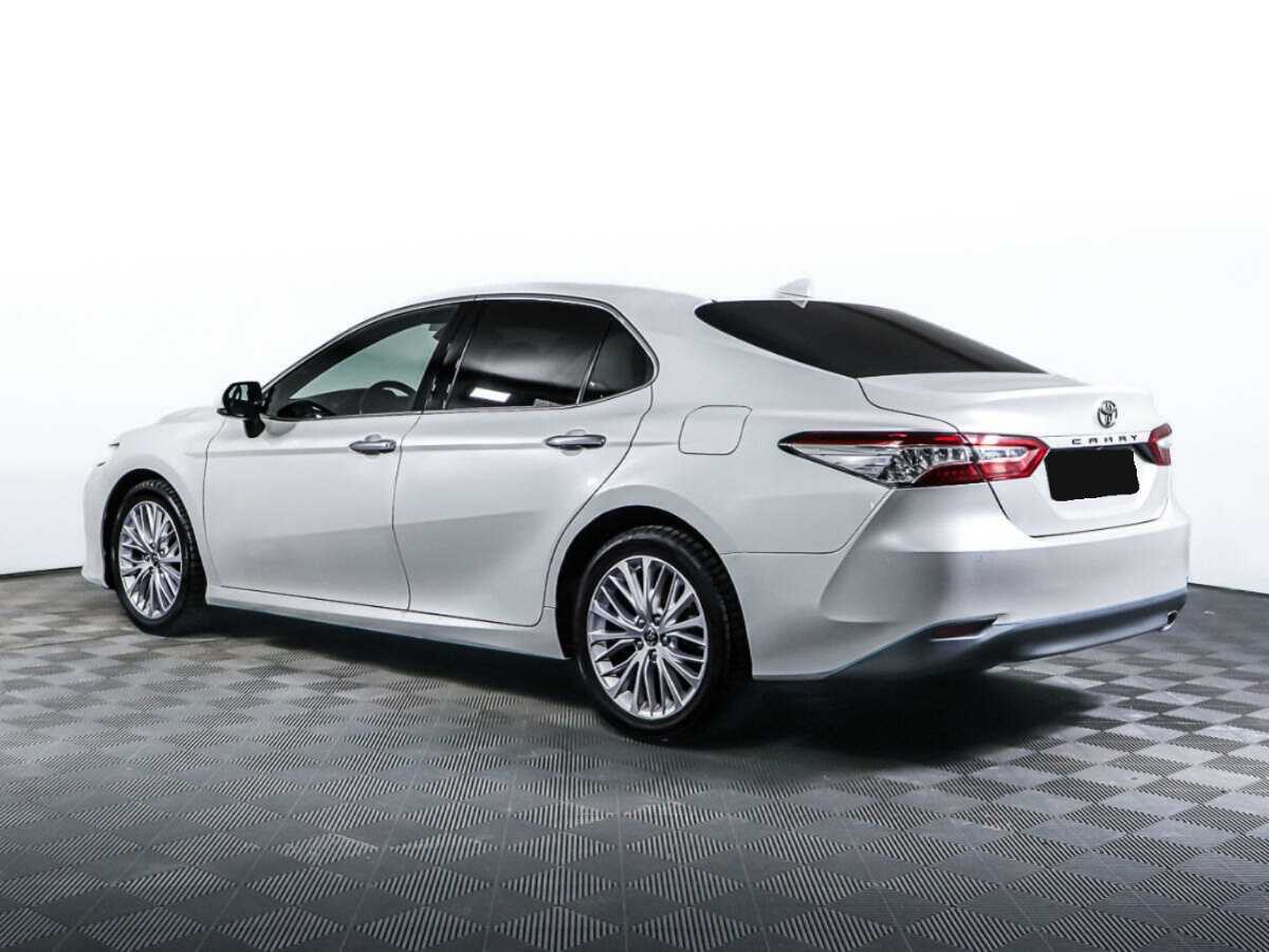 Toyota Camry с пробегом — 2018 год. Фото: #6