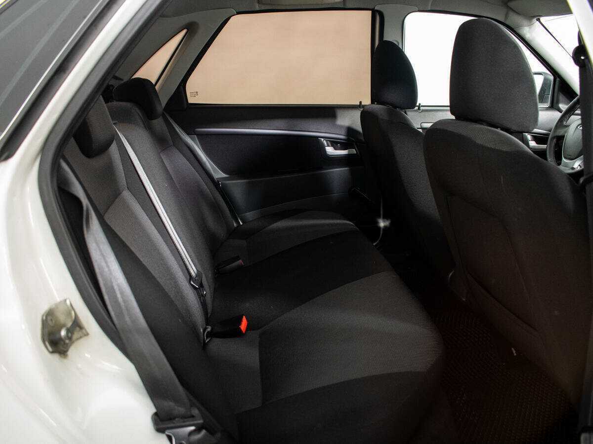 Lada (ВАЗ) Priora с пробегом — 2017 год. Фото: #7