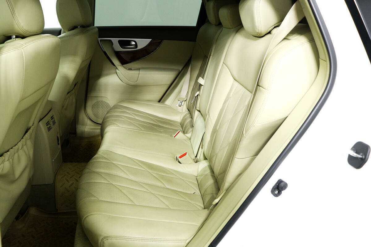 Infiniti FX с пробегом — 2012 год. Фото: #11