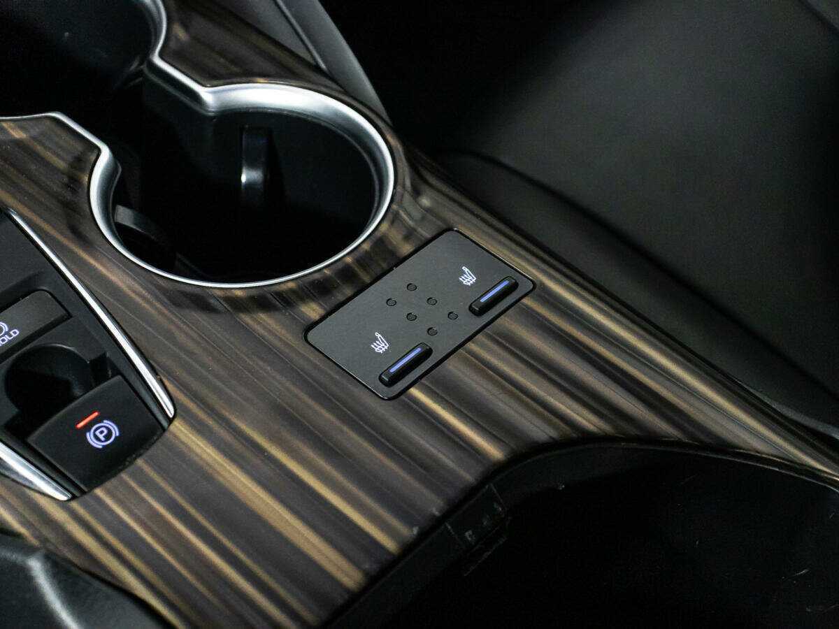 Toyota Camry с пробегом — 2021 год. Фото: #19