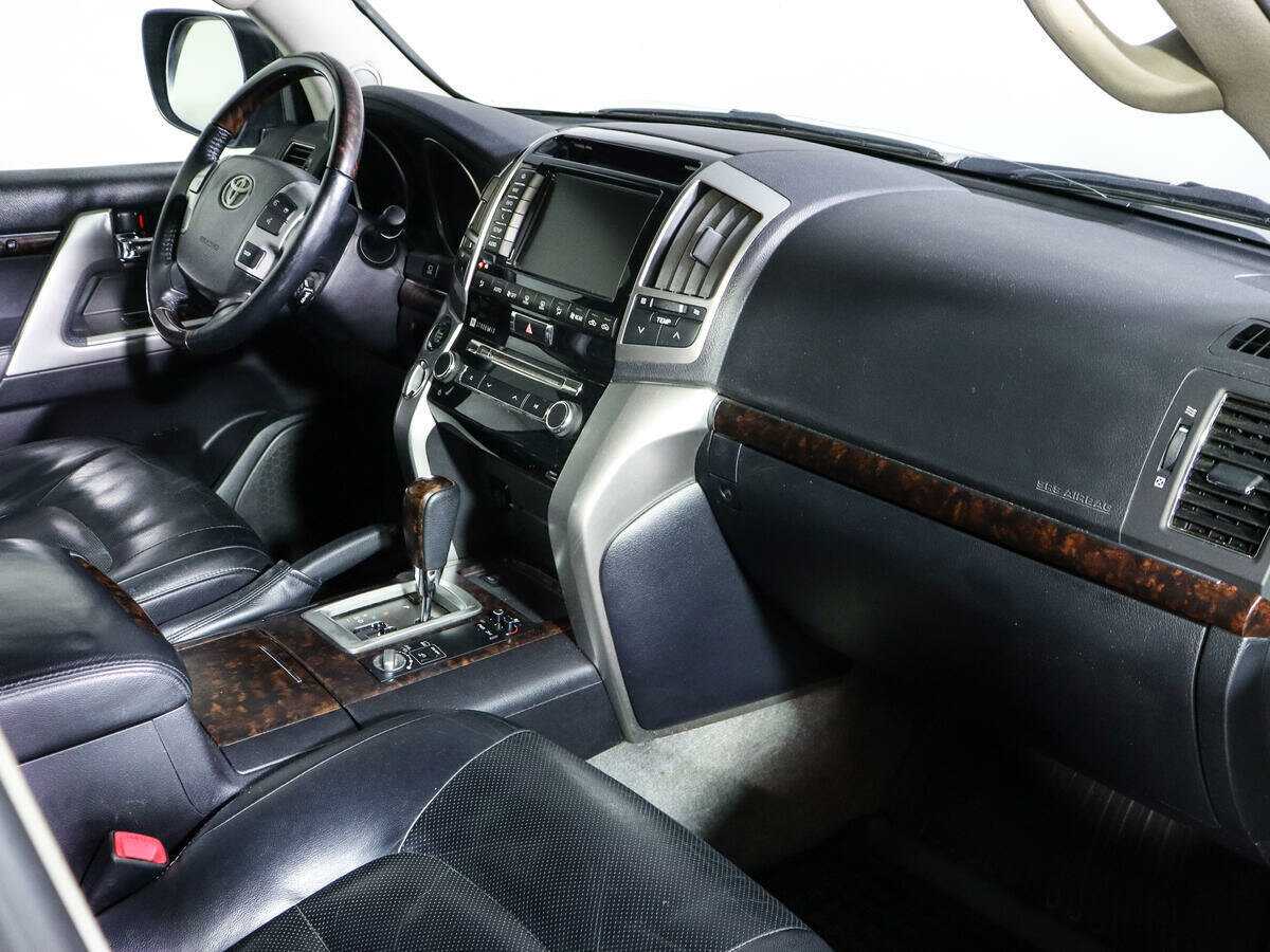 Toyota Land Cruiser с пробегом — 2012 год. Фото: #8