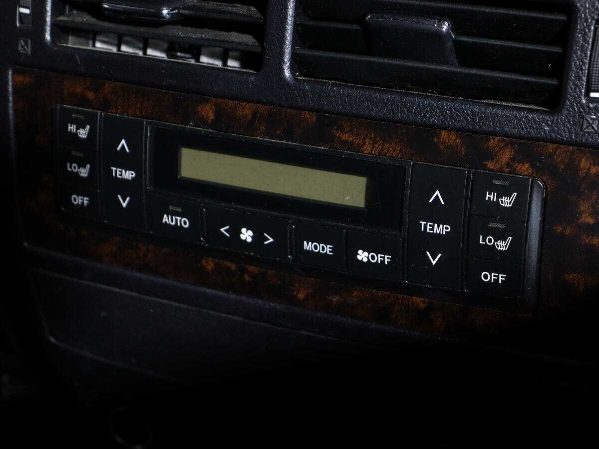 Toyota Land Cruiser с пробегом — 2012 год. Фото: #14