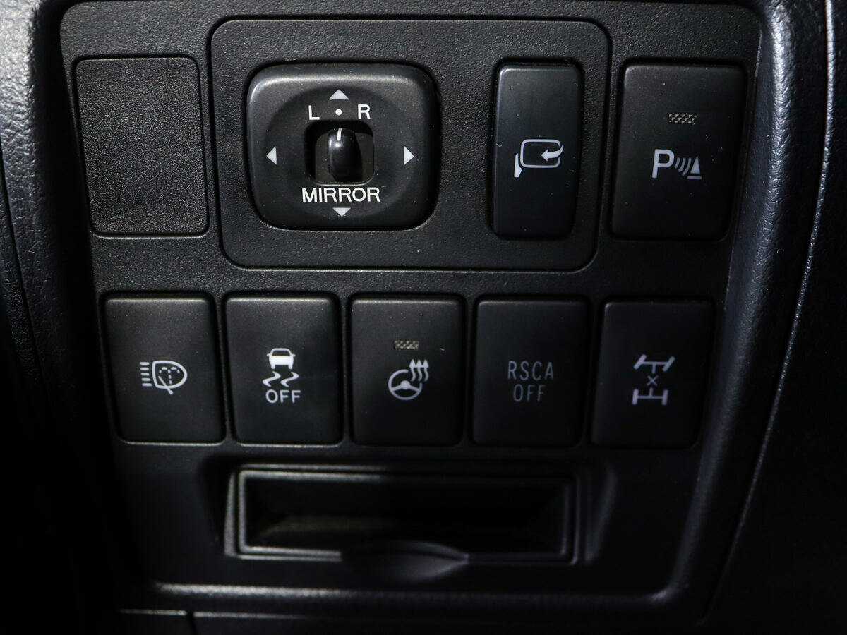 Toyota Land Cruiser с пробегом — 2012 год. Фото: #19