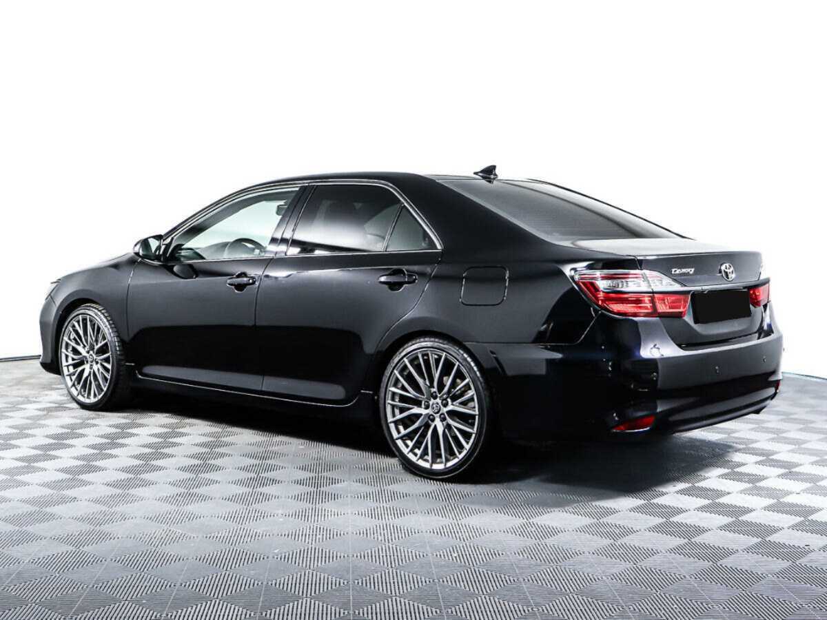 Toyota Camry с пробегом — 2017 год. Фото: #6