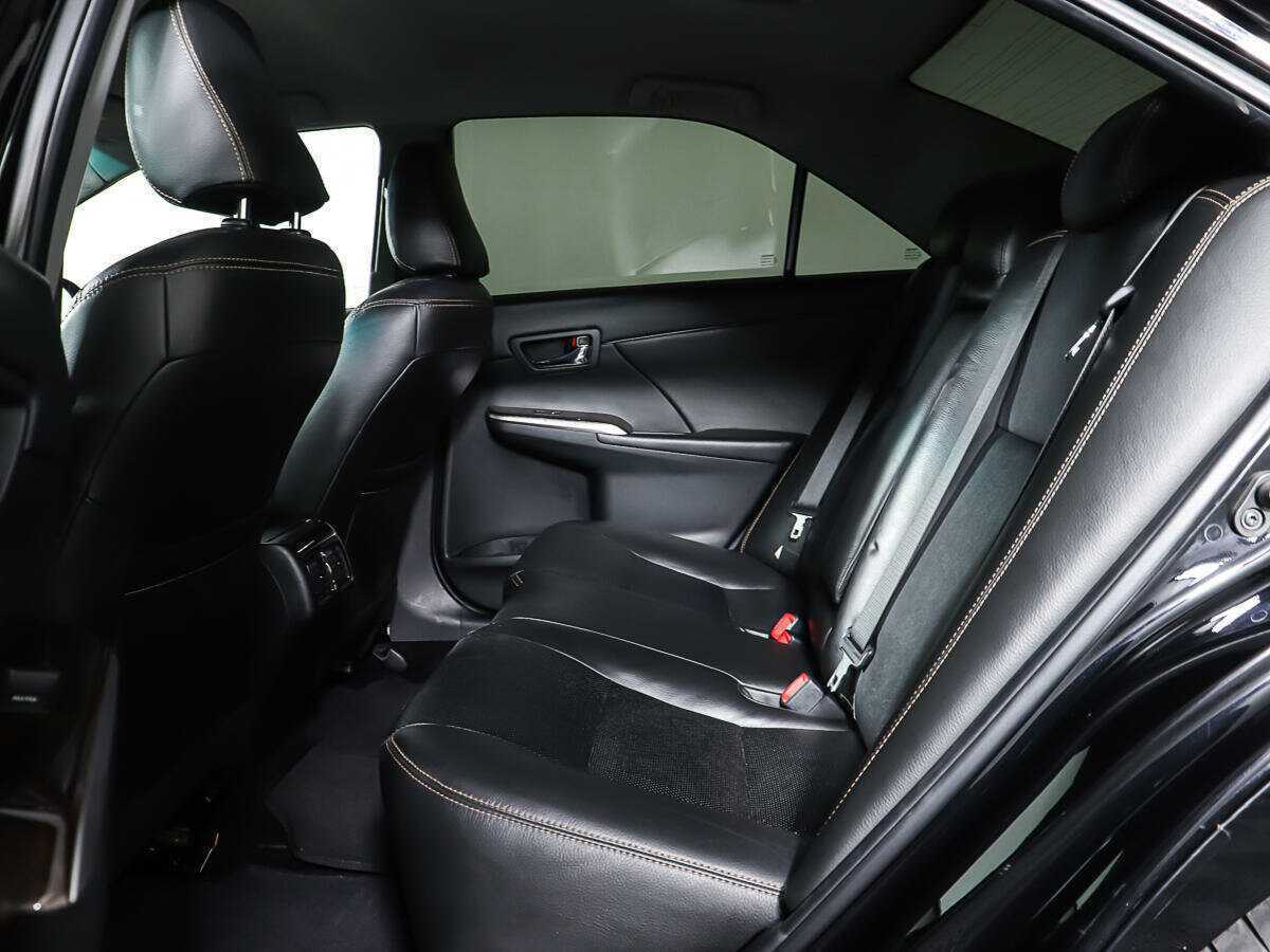 Toyota Camry с пробегом — 2017 год. Фото: #11