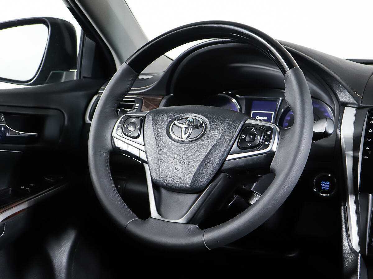 Toyota Camry с пробегом — 2017 год. Фото: #16