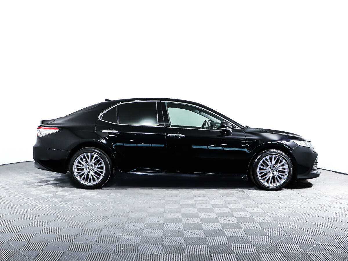 Toyota Camry с пробегом — 2020 год. Фото: #3