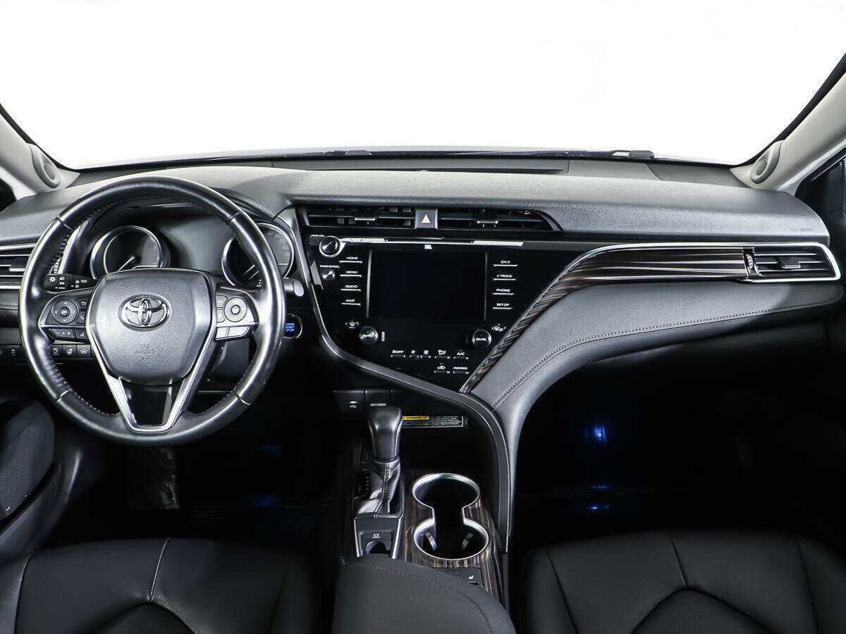 Toyota Camry с пробегом — 2020 год. Фото: #10