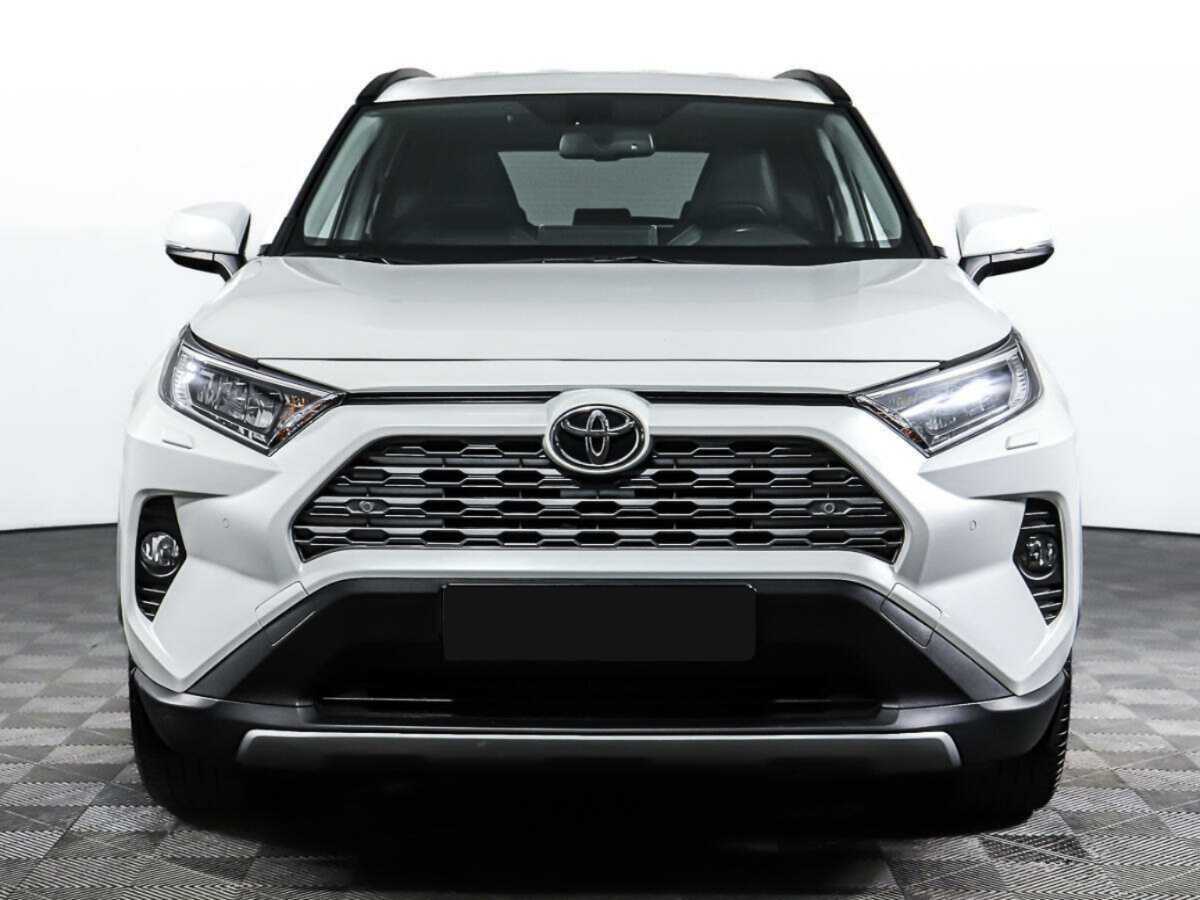 Toyota RAV4 с пробегом — 2020 год. Фото: #1